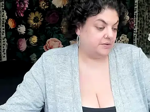 Snapshot of Exotic-Melons chatting on 11.02.25 Exotic-Melons online show from 11.02.25