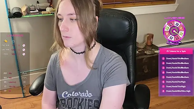 luluvaladon online show from 03.11.25