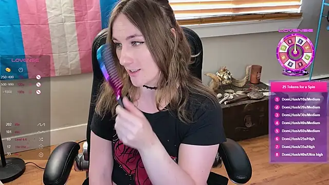 luluvaladon online show from 03.15.25