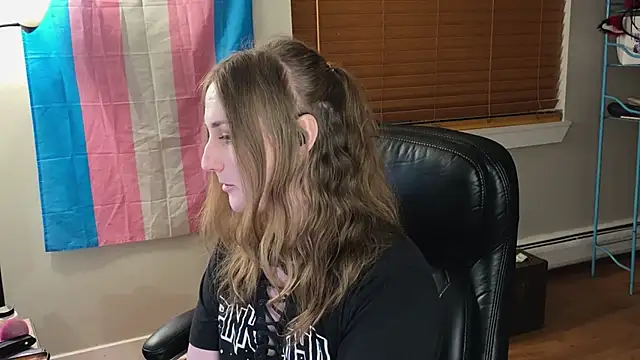 luluvaladon online show from 09.26.25