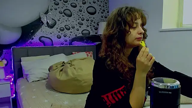 AlmaFancy online show from 04.09.26