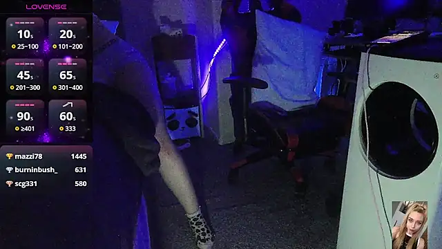 Blondiewithanass online show from 11.10.25