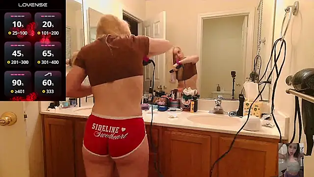 Snapshot of Blondiewithanass chatting on 05.02.26 Blondiewithanass online show from 05.02.26