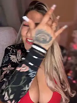 LittleMissEeve online show from 12.04.25