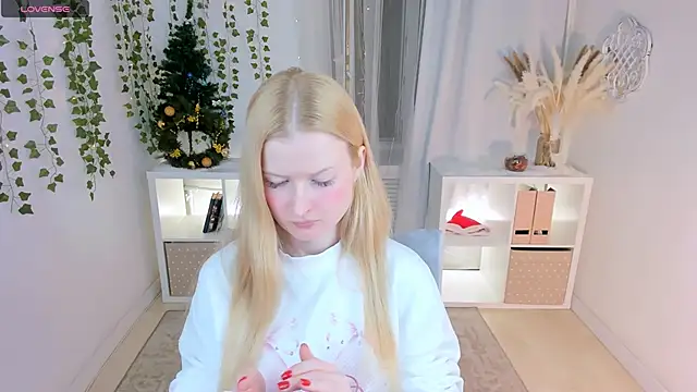 Snapshot of Laly_Peach chatting on 01.09.25 Laly Peach online show from 01.09.25