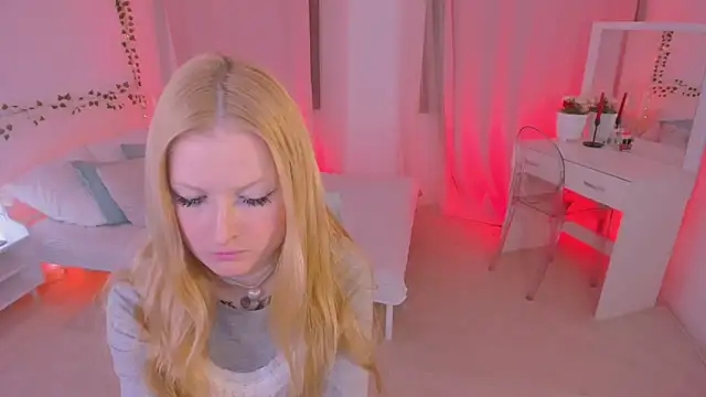 Snapshot of Laly_Peach chatting on 02.06.25 Laly Peach online show from 02.06.25