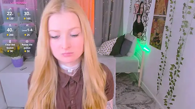 Snapshot of Laly_Peach chatting on 02.12.25 Laly Peach online show from 02.12.25