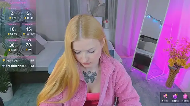 Snapshot of Laly_Peach chatting on 03.20.25 Laly Peach online show from 03.20.25