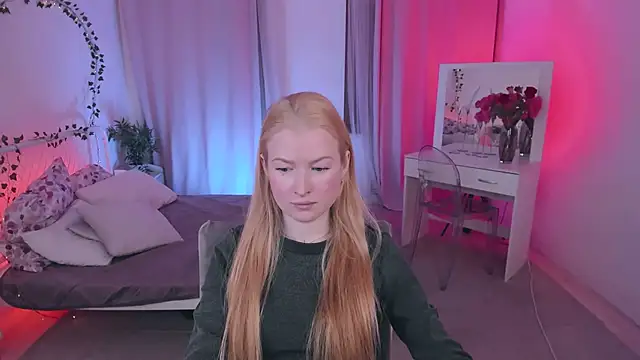 Snapshot of Laly_Peach chatting on 02.09.26 Laly Peach online show from 02.09.26