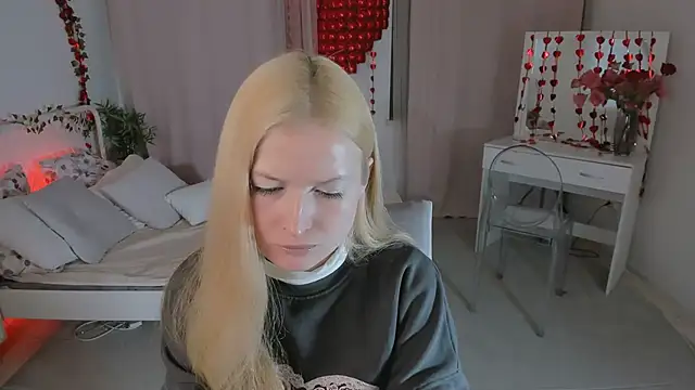 Snapshot of Laly_Peach chatting on 02.17.26 Laly Peach online show from 02.17.26