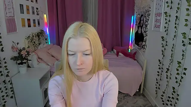 Snapshot of Laly_Peach chatting on 03.01.26 Laly Peach online show from 03.01.26