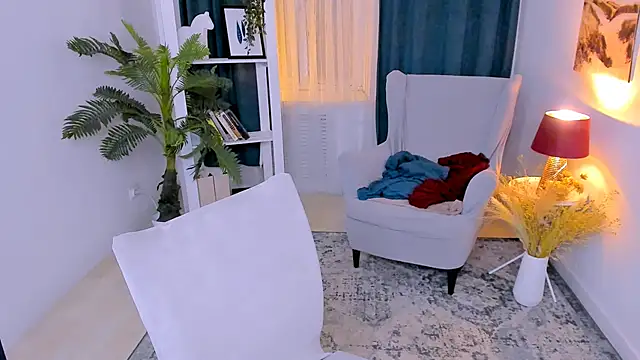 Laly Peach online show from 03.07.26