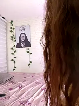 Snapshot of Niky_Love chatting on 11.17.25 Niky Love online show from 11.17.25