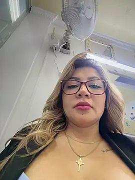 Snapshot of DIANITA_1988 chatting on 04.13.26 DIANITA 1988 online show from 04.13.26