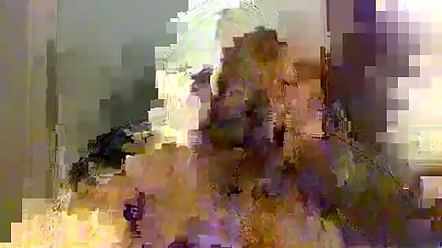 Snapshot of MzShyne chatting on 10.06.25 MzShyne online show from 10.06.25