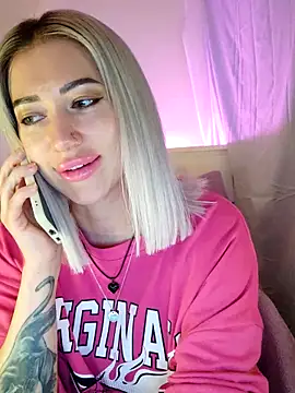 Snapshot of Fuck-Gina chatting on 04.22.26 Fuck-Gina online show from 04.22.26