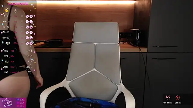 Emma Bryan online show from 12.10.24