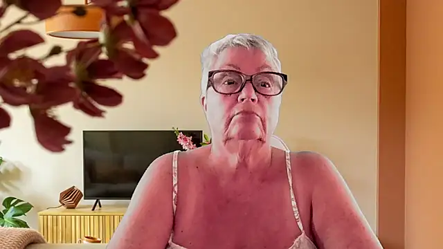 GrannyChrissy68 online show from 02.07.26