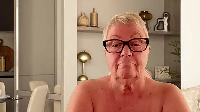 GrannyChrissy68 online show from 04.09.26