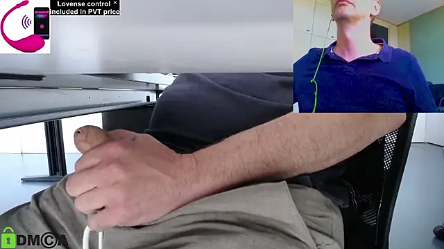 Snapshot of pliko chatting on 06.12.26 pliko online show from 06.12.26