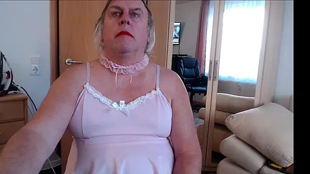 Sissygera online show from 12.31.24