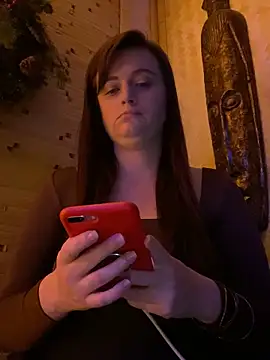 Snapshot of PhotoBabe chatting on 12.21.24 PhotoBabe online show from 12.21.24