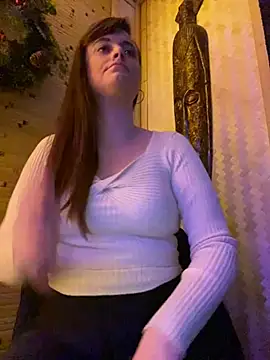 Snapshot of PhotoBabe chatting on 12.27.24 PhotoBabe online show from 12.27.24