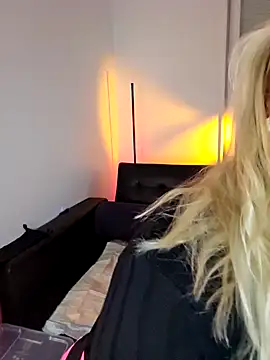 Snapshot of NastyMilf_ chatting on 01.11.25 NastyMilf online show from 01.11.25