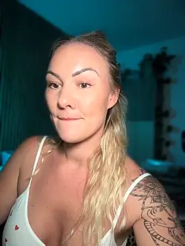 Snapshot of NastyMilf_ chatting on 04.19.26 NastyMilf online show from 04.19.26