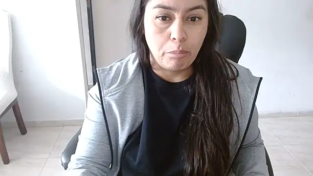 Snapshot of Ixchel_Anaid chatting on 06.01.26 Ixchel Anaid online show from 06.01.26
