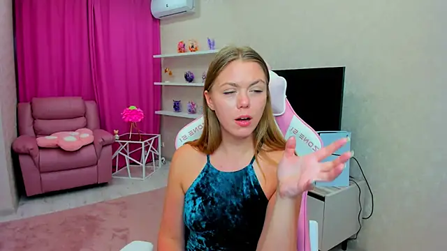 Strawberrye online show from 02.15.26