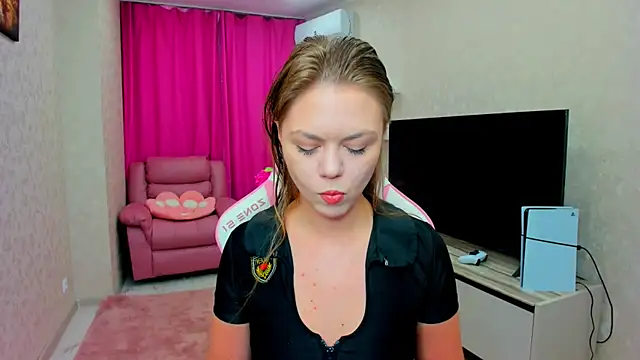 Strawberrye online show from 03.02.26