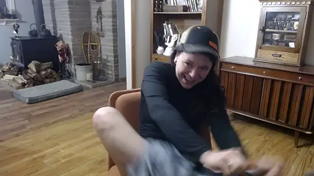 Snapshot of MarcyJones chatting on 02.09.25 MarcyJones online show from 02.09.25