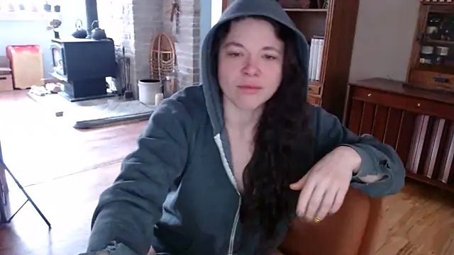 Snapshot of MarcyJones chatting on 03.01.25 MarcyJones online show from 03.01.25