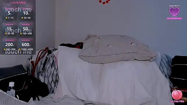 Snapshot of UrNaughtyGfMilf chatting on 03.20.25 UrNaughtyGfMilf online show from 03.20.25