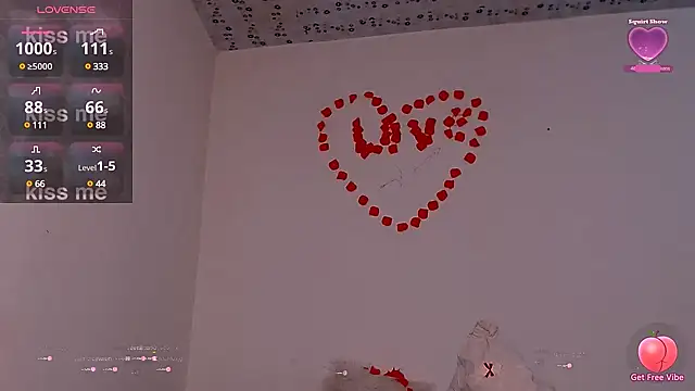 Snapshot of UrNaughtyGfMilf chatting on 03.20.25 UrNaughtyGfMilf online show from 03.20.25