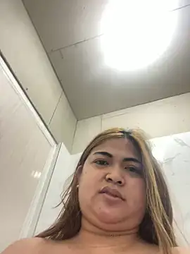 Snapshot of Bombshell_Ashy chatting on 12.27.24 Bombshell Ashy online show from 12.27.24