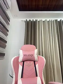 Snapshot of Bombshell_Ashy chatting on 01.22.25 Bombshell Ashy online show from 01.22.25