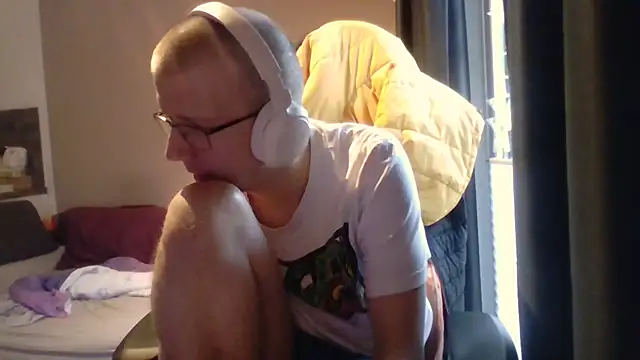 David250692 online show from 11.24.25