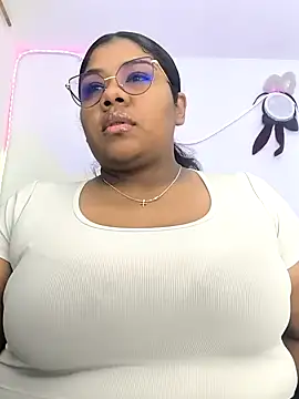 paola091 online show from 11.28.25