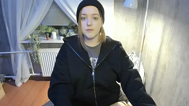 Snapshot of Sophia_Edwards chatting on 02.21.25 Sophia Edwards online show from 02.21.25