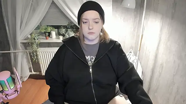 Snapshot of Sophia_Edwards chatting on 02.24.25 Sophia Edwards online show from 02.24.25
