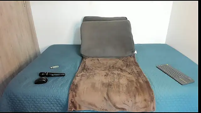 AmeliPonce online show from 04.14.26