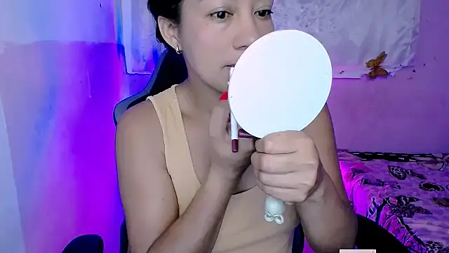 ninatiny online show from 10.29.25