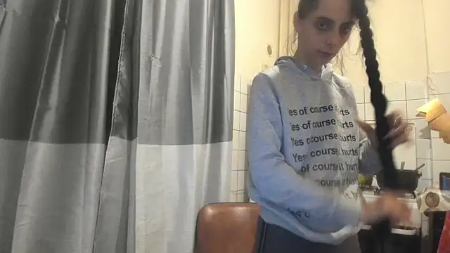 Snapshot of jessystarr chatting on 09.30.25 jessystarr online show from 09.30.25