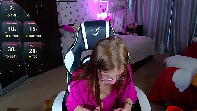 Snapshot of Kira_honeyy chatting on 04.05.26 Kira honeyy online show from 04.05.26