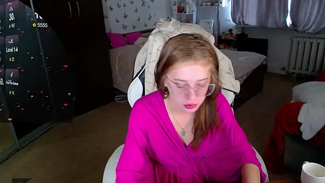 Snapshot of Kira_honeyy chatting on 04.11.26 Kira honeyy online show from 04.11.26