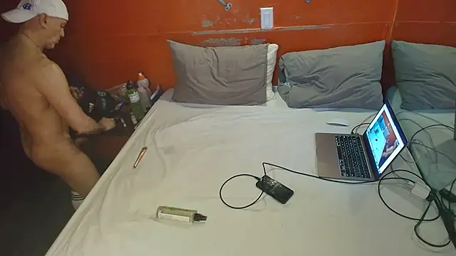 MikyFoxx online show from 01.01.25