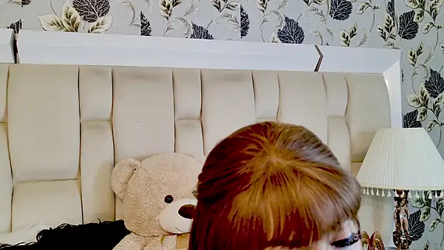 Snapshot of zarahdivousi chatting on 05.27.26 zarahdivousi online show from 05.27.26