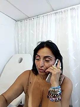 Snapshot of zullyxhot chatting on 04.24.26 zullyxhot online show from 04.24.26